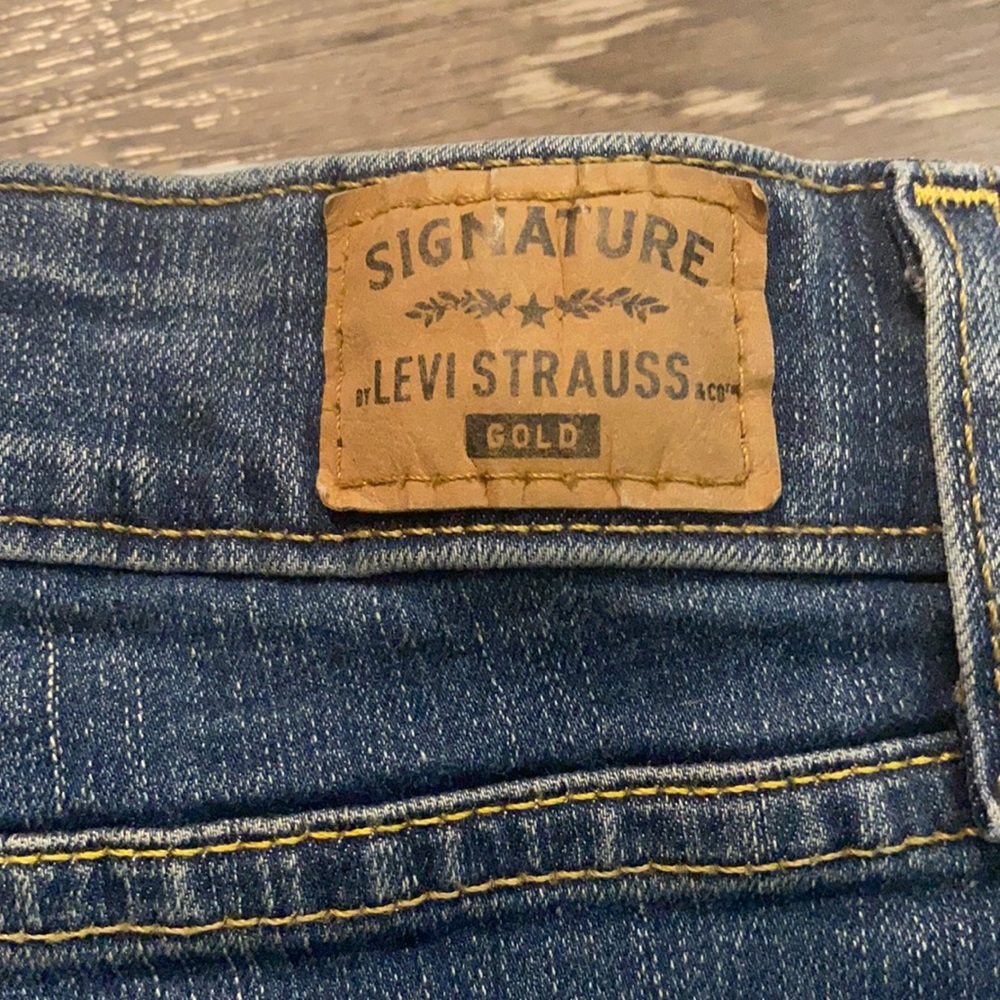 Levi’s Gold Mid Rise Skinny Jeans - Picture 6 of 7